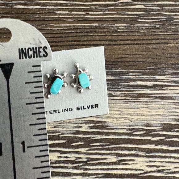 Sterling silver stud earrings beautiful light blue turquoise stones - Picture 5 of 13